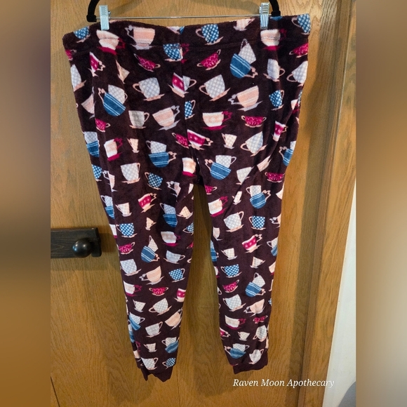 Cozy Coffee Cup Print Pajama Pants - Picture 4 of 10